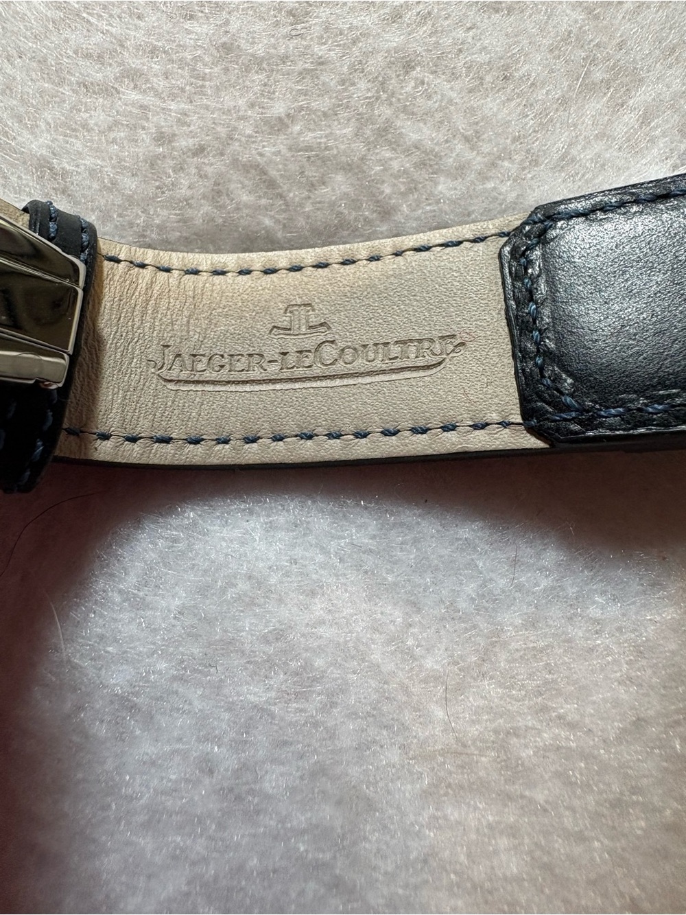 Jaeger-LeCoultre Reverso Men’s Blue
Stainless Steel, Water Resistant. - Picture 6 of 11
